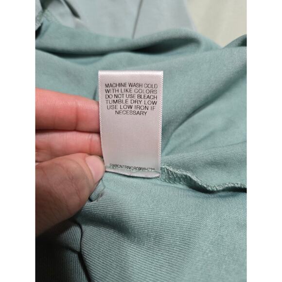 Chelsea and violet medium women's light sage green top with scrunch sleeves - Picture 6 of 8